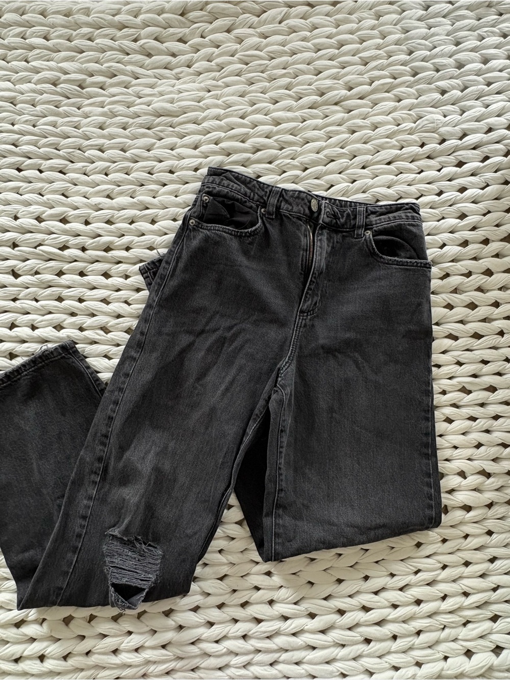 Black High-Rise Women's Jeans with Distressed Knee